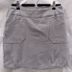 Northern Reflections gingham black and white pocketed skirt in small. EUC